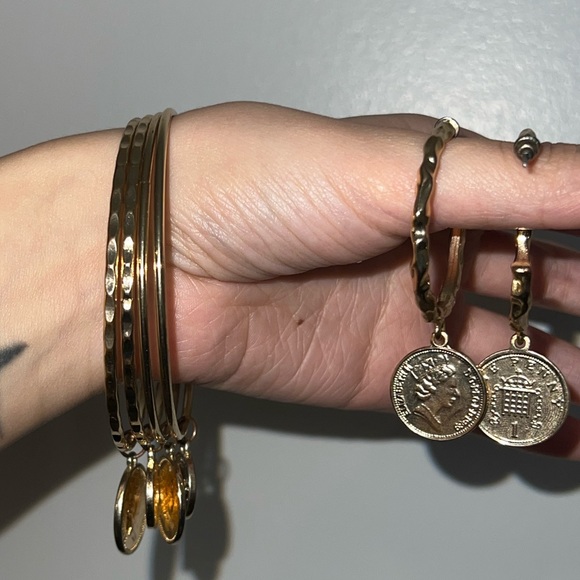 Coin earring and bracelet set - Picture 1 of 4